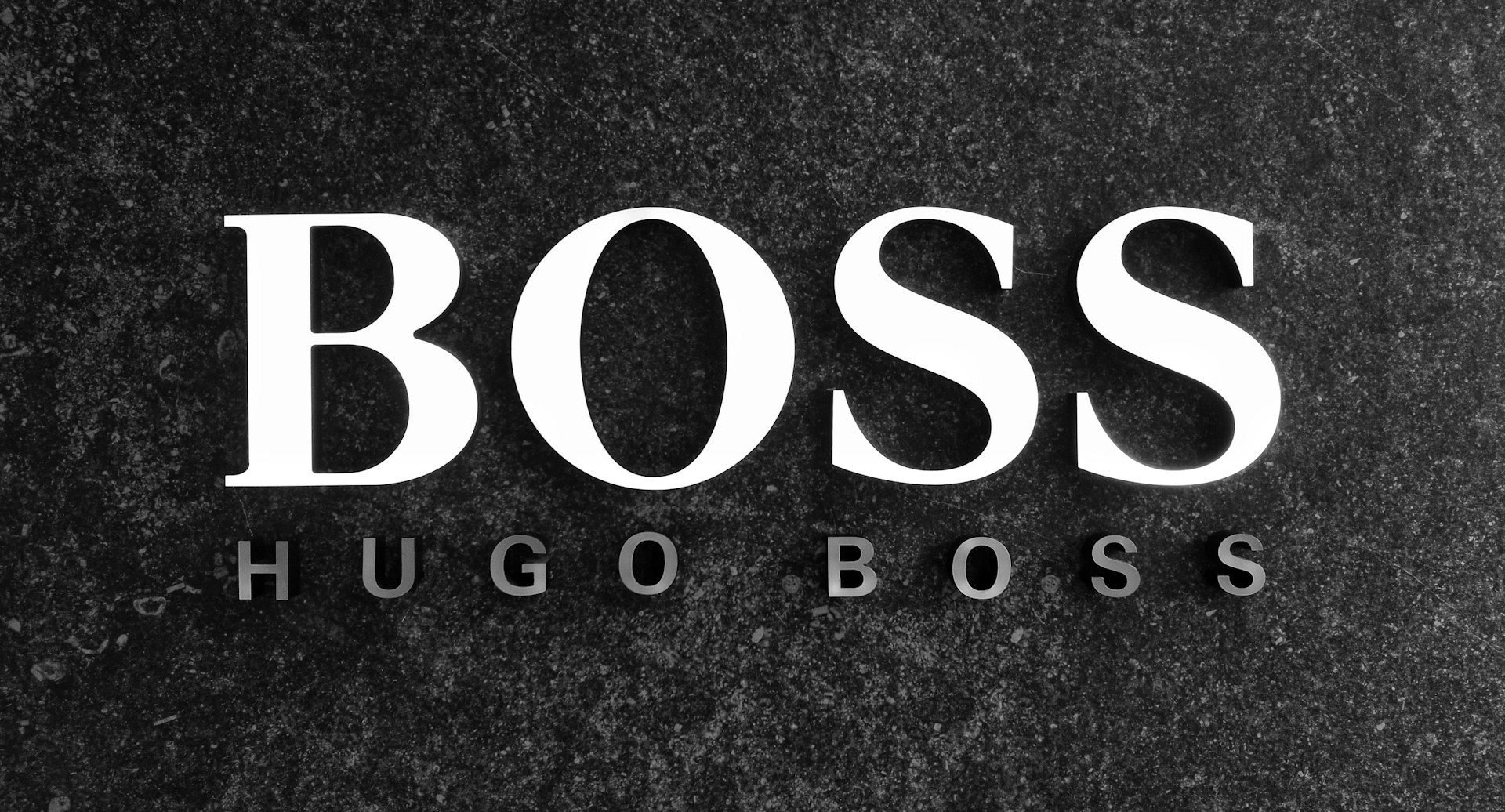Historia Hugo Boss – od kontrowersji do globalnej marki luksusu