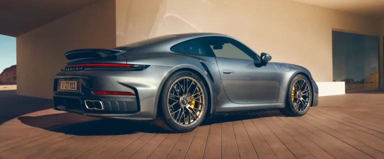 Porsche 911 pozostanie spalinowe. Czy elektryczna wersja byłaby błędem?