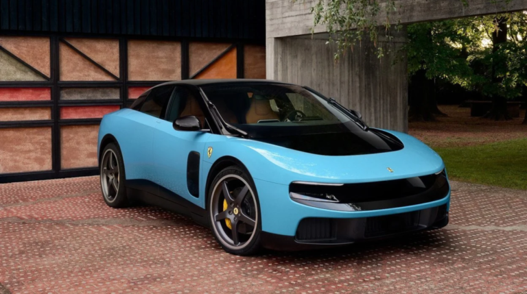 Ferrari Luce wyprzedane. Sukces pierwszego EV
